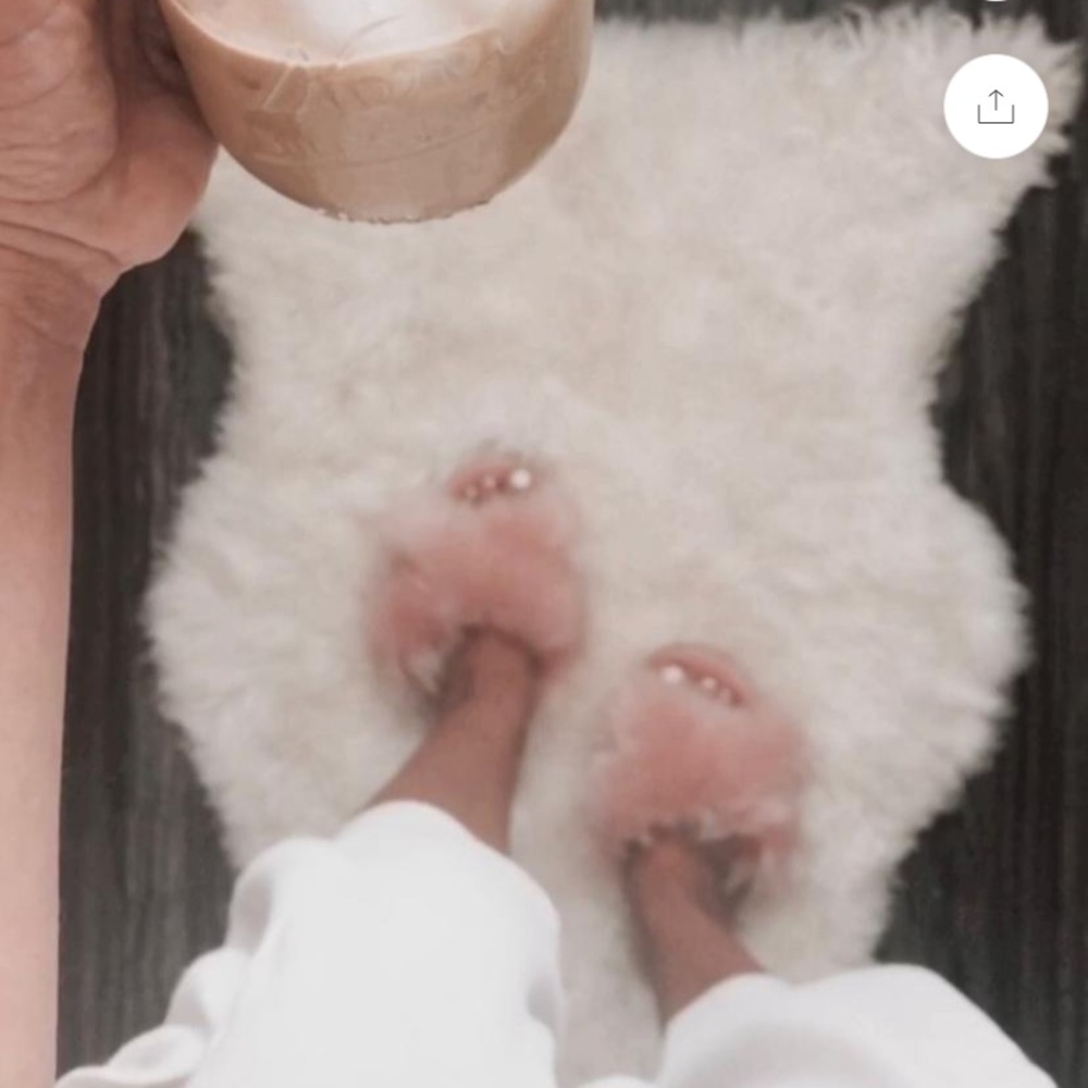 NIB UGG fuzzalicious sipper - Picture 2 of 11